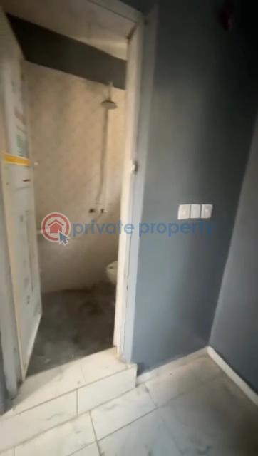 1 bedroom Mini Flat For Rent Off Oyadiran Sabo Sabo Yaba Lagos - 10