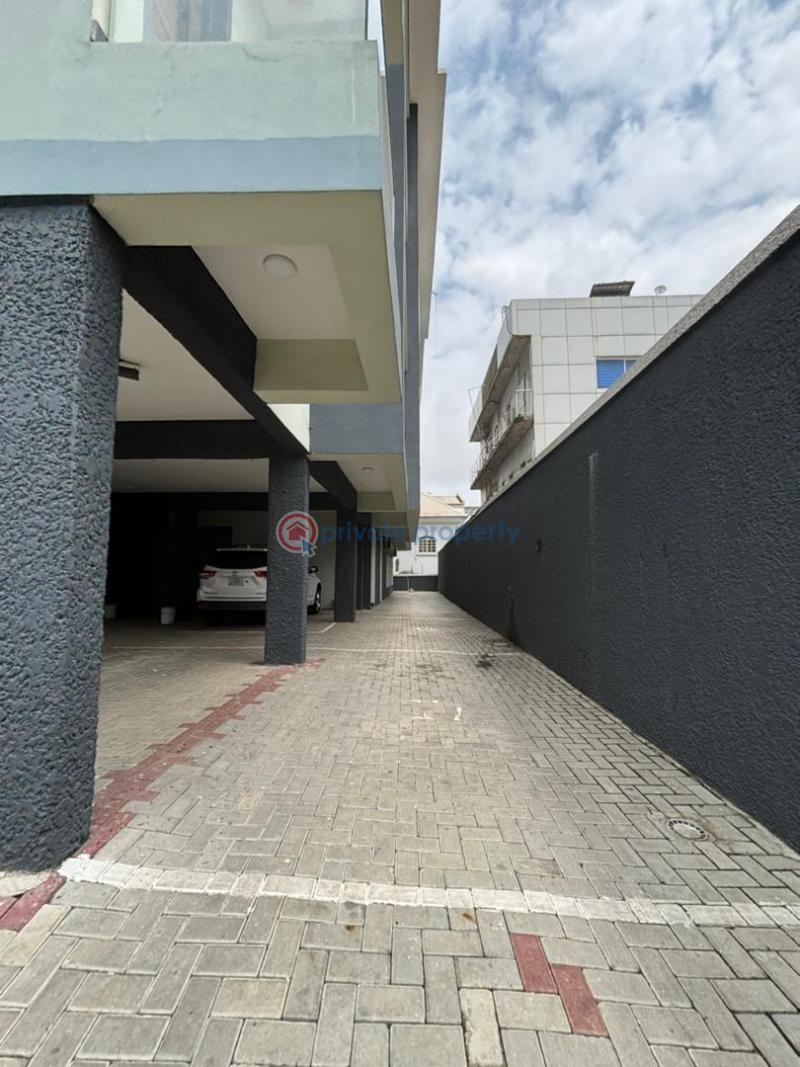 Nice fantastic 3bedroom flat apartment in good area - 1 3 bedroom Block Of Flats For Sale Osapa London Lekki Lagos - 1