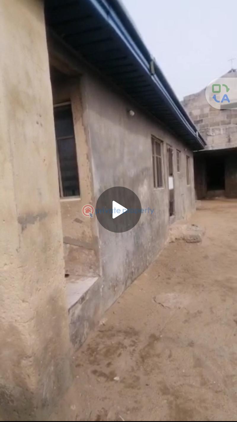 3 bedroom Bungalow For Sale Ilogbo Elegba, Ojo Lagos. Ojo Lagos - 3