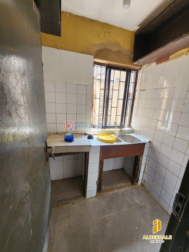 1 bedroom Mini Flat For Rent Surulere Lagos - 3