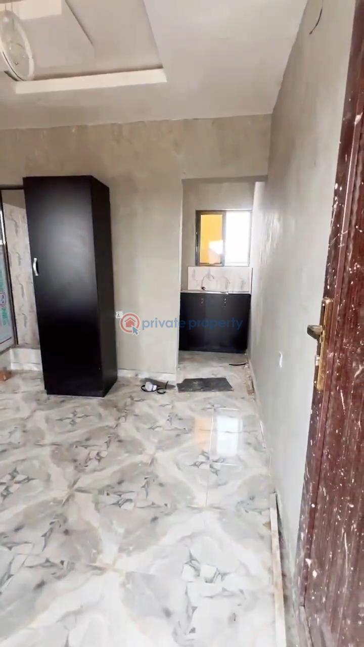 1 bedroom Self Contain For Rent Off Pedro Road Palmgroove Shomolu Lagos - 2