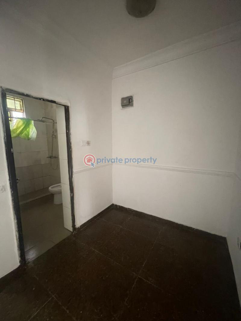 1 bedroom Mini Flat For Rent Opposite Shoprite Jakande Lekki Lagos - 5