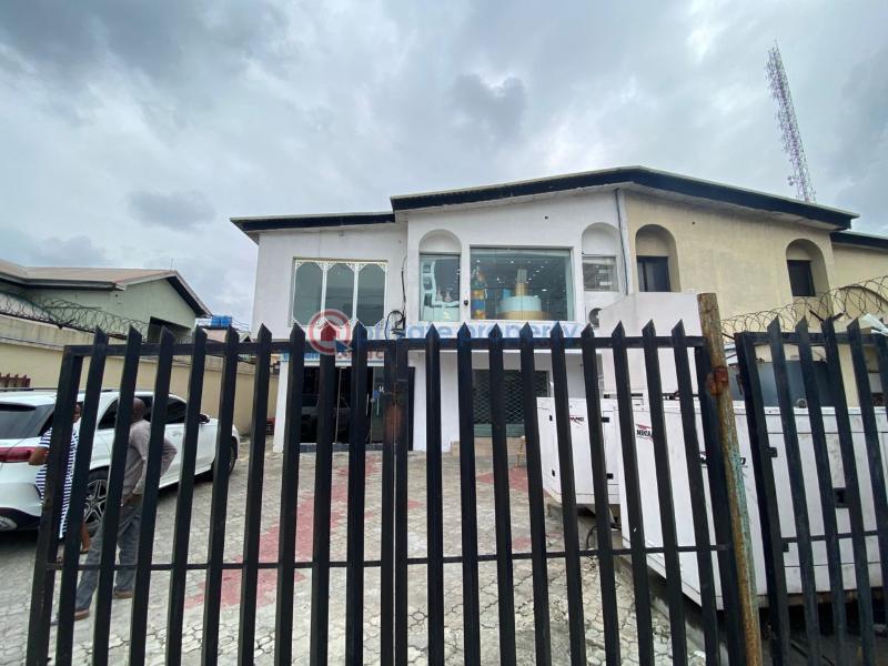 Shop For Rent Lekki Phase 1 Lagos - 0