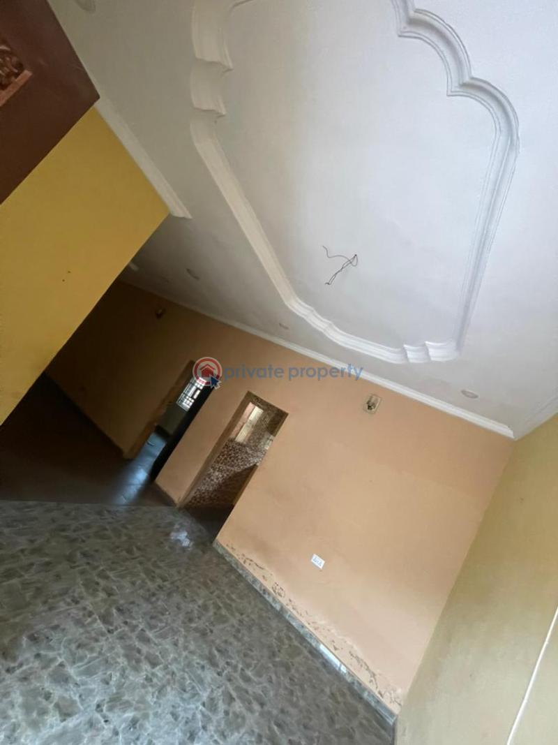 Nicely 2 bedroom flat at powerline kute off wofun iwo road also link through akala akobo. - 6 2 bedroom Block Of Flats For Rent Kute Off Wofun Ibadan Oyo - 6