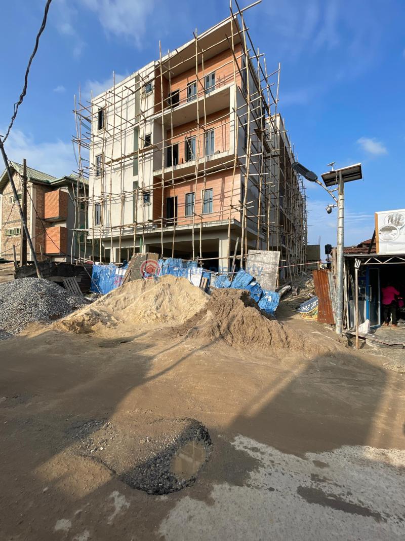 Nicely 3 bedroom apartment - 1 3 bedroom Flat & Apartment For Sale Yaba, Yaba Lagos - 1