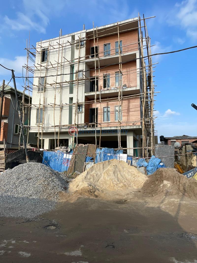 3 bedroom Flat & Apartment For Sale Yaba, Yaba Lagos - 0