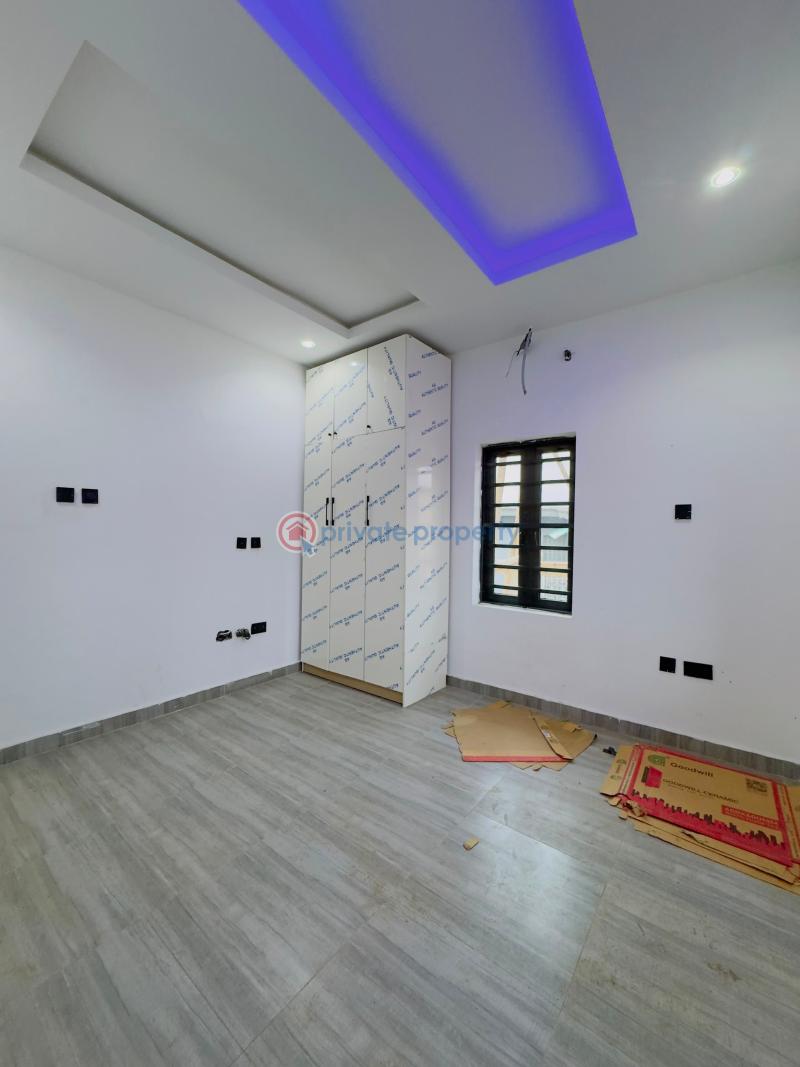 3 bedroom Block Of Flats For Sale Nicely Built 2 & 3 Bedroom Apartment With Bq Mende Maryland Lagos - 13