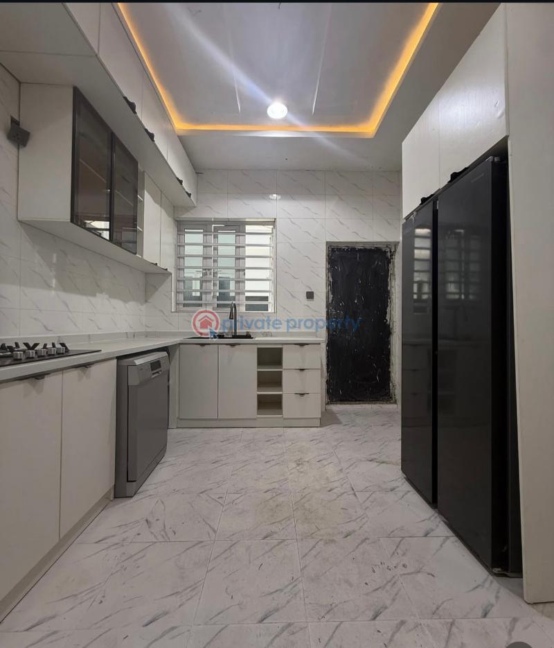 Nicely built 3 bedroom semi detached duplex - 2 3 bedroom Semi detached Duplex For Sale Opebi Ikeja Lagos - 2