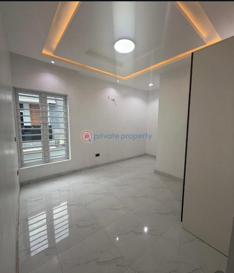 Nicely built 3 bedroom semi detached duplex - 8 3 bedroom Semi detached Duplex For Sale Opebi Ikeja Lagos - 8