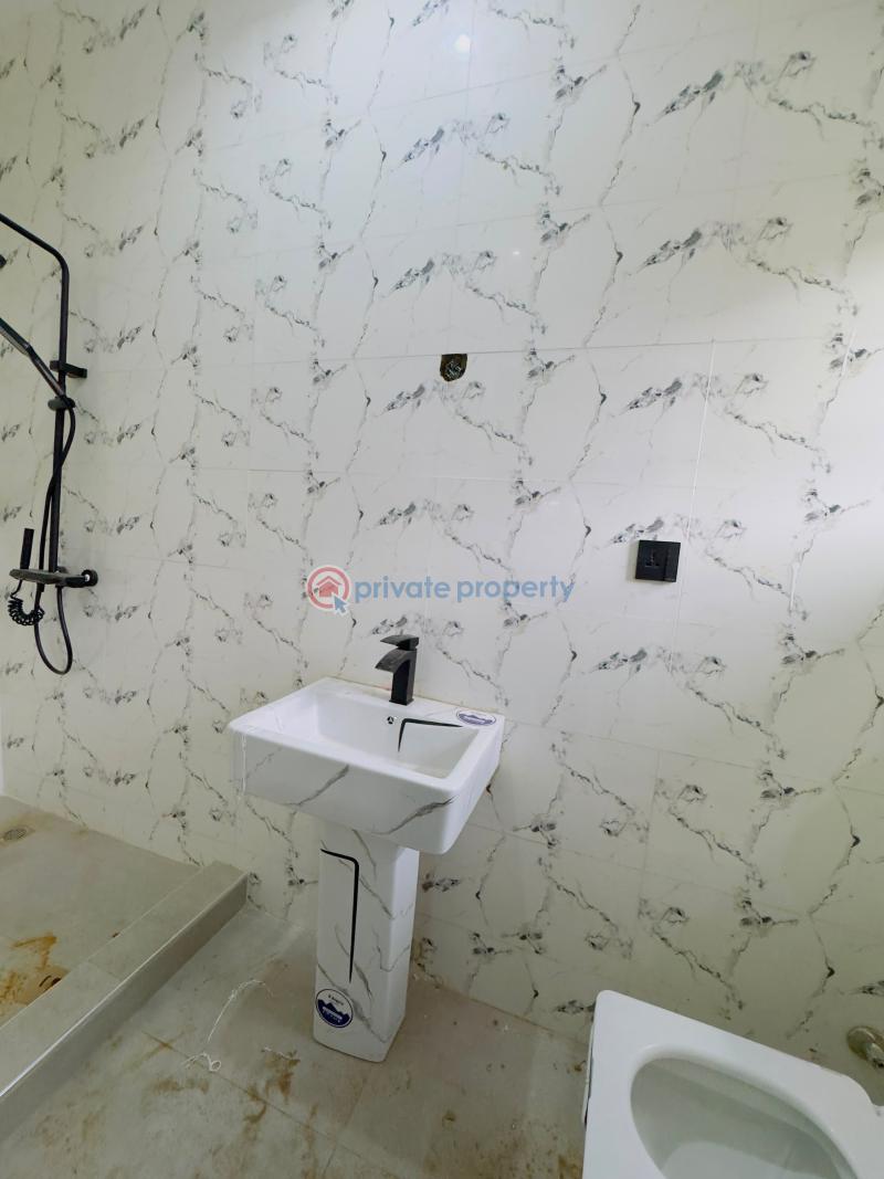 3 bedroom Terraced Duplex For Sale Nicely Built 3 Bedroom Terrace Duplex Mende Maryland Lagos - 9