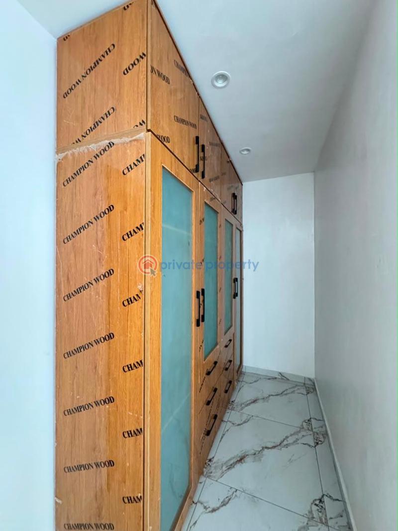 4 bedroom Detached Duplex For Sale Surulere Lagos - 10