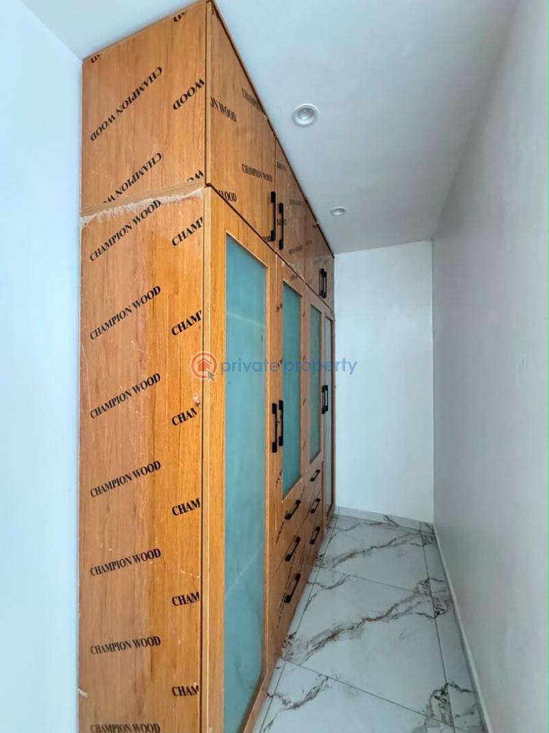 4 bedroom Detached Duplex For Sale Surulere Lagos - 9