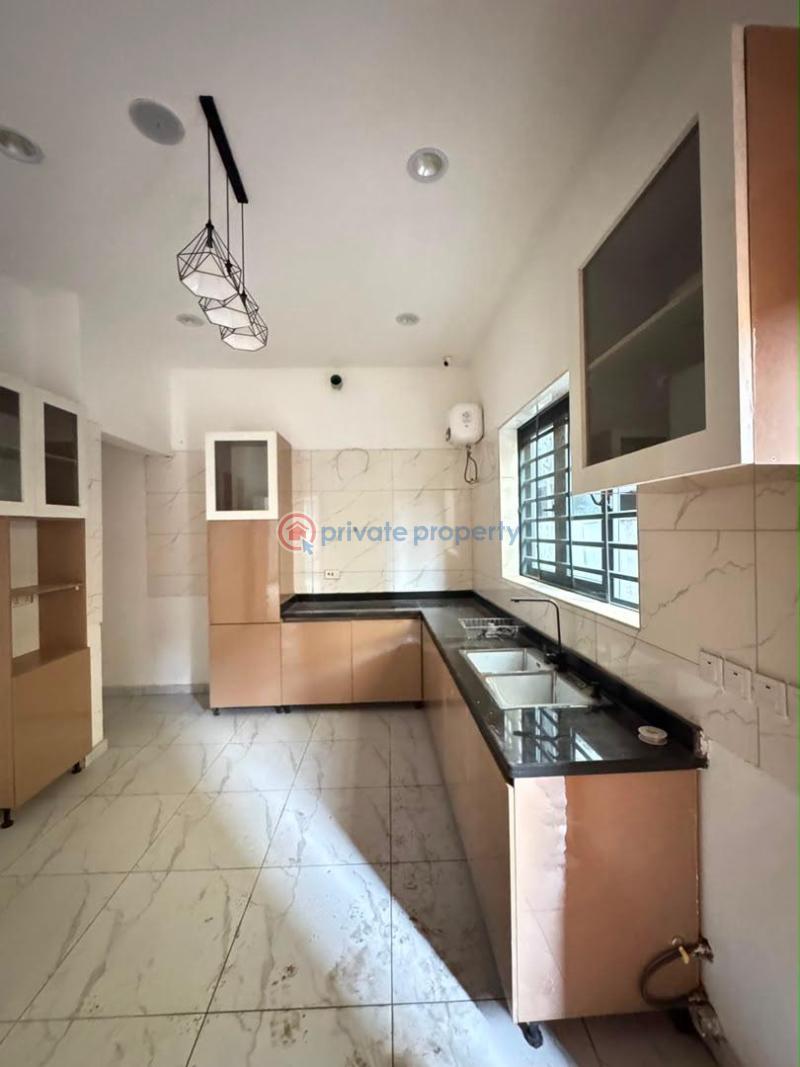 4 bedroom Detached Duplex For Sale Surulere Lagos - 11
