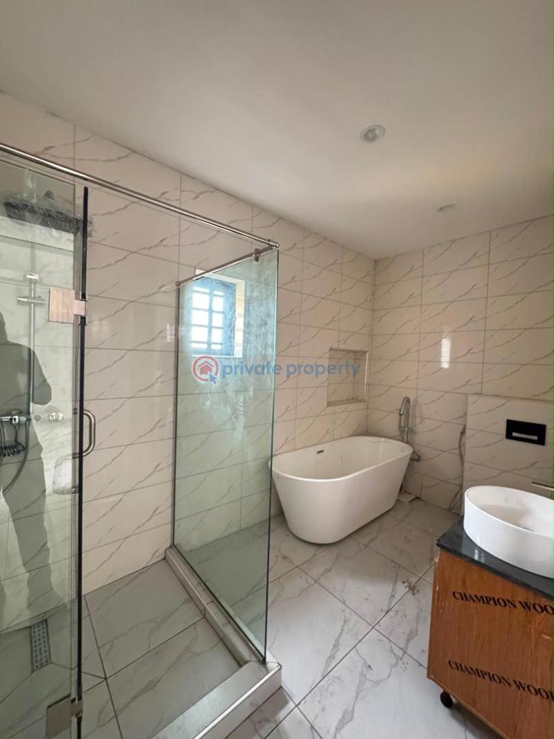 4 bedroom Detached Duplex For Sale Surulere Lagos - 15