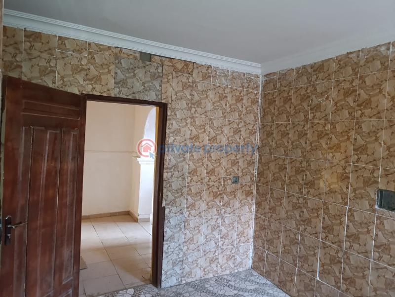 House For Sale Location : Adeleye, Olodo, Ibadan. *proximity* : 1 Seconds To The Tarred Road, Very Close To The Main Road. Ibadan Oyo - 5