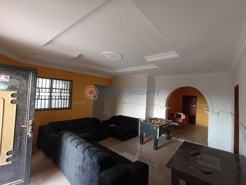 House For Sale Location : Adeleye, Olodo, Ibadan. *proximity* : 1 Seconds To The Tarred Road, Very Close To The Main Road. Ibadan Oyo - 11