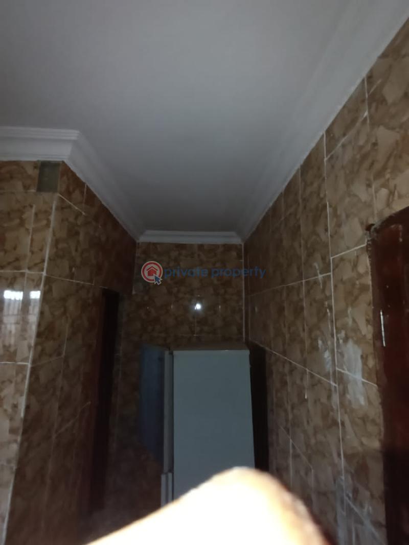 House For Sale Location : Adeleye, Olodo, Ibadan. *proximity* : 1 Seconds To The Tarred Road, Very Close To The Main Road. Ibadan Oyo - 7