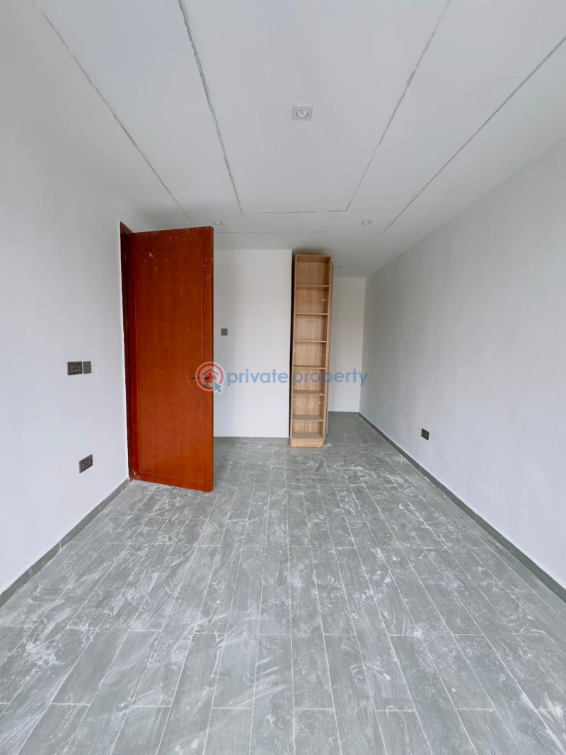 4 bedroom Semi detached Duplex For Sale Nicely Built 4 Bedroom Semi Detached Duplex With Bq, Yaba Yaba Lagos - 10