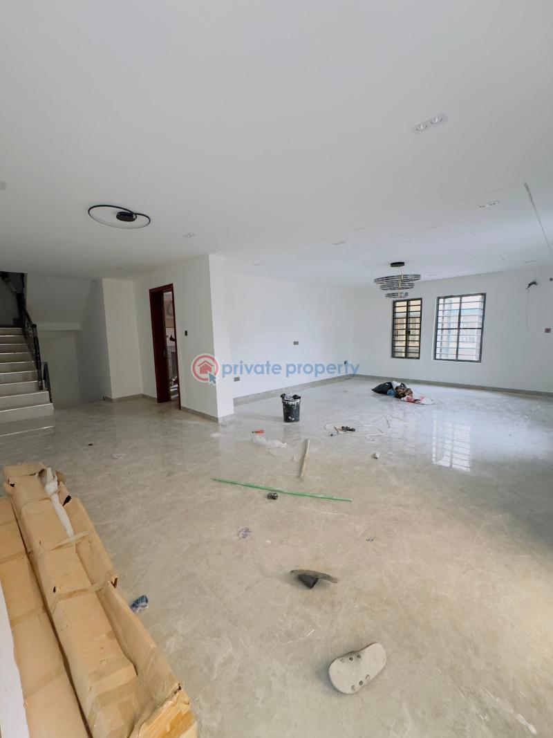 4 bedroom Semi detached Duplex For Sale Nicely Built 4 Bedroom Semi Detached Duplex With Bq, Yaba Yaba Lagos - 13