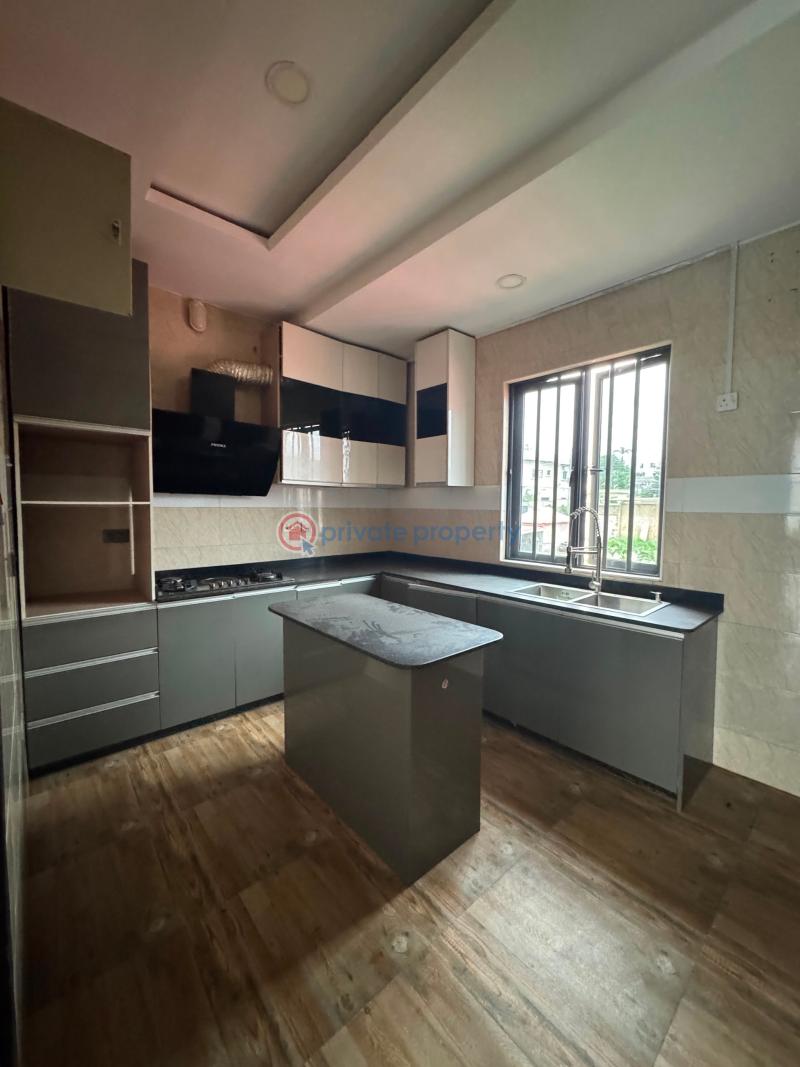 4 bedroom Terraced Duplex For Sale Nicely Built 4 Bedroom Terrace Detached Duplex With Bq, Magodo Gra Phase 2 Magodo GRA Phase 2 Kosofe/Ikosi Lagos - 4