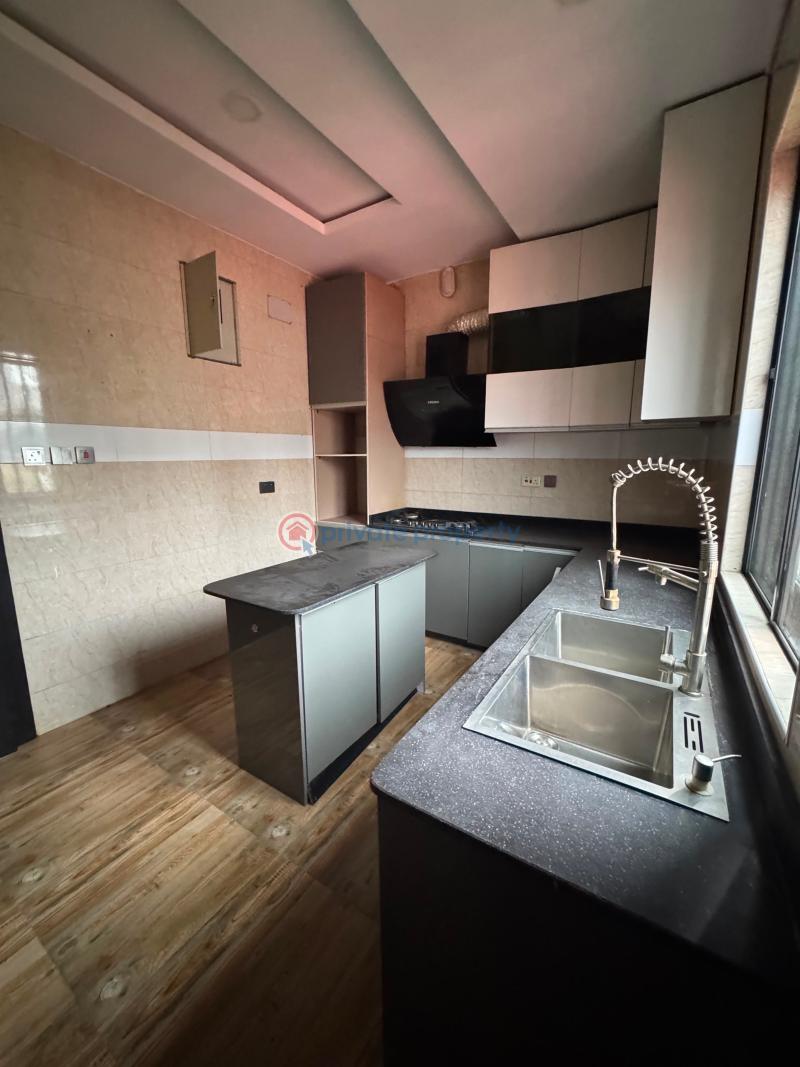 4 bedroom Terraced Duplex For Sale Nicely Built 4 Bedroom Terrace Detached Duplex With Bq, Magodo Gra Phase 2 Magodo GRA Phase 2 Kosofe/Ikosi Lagos - 3