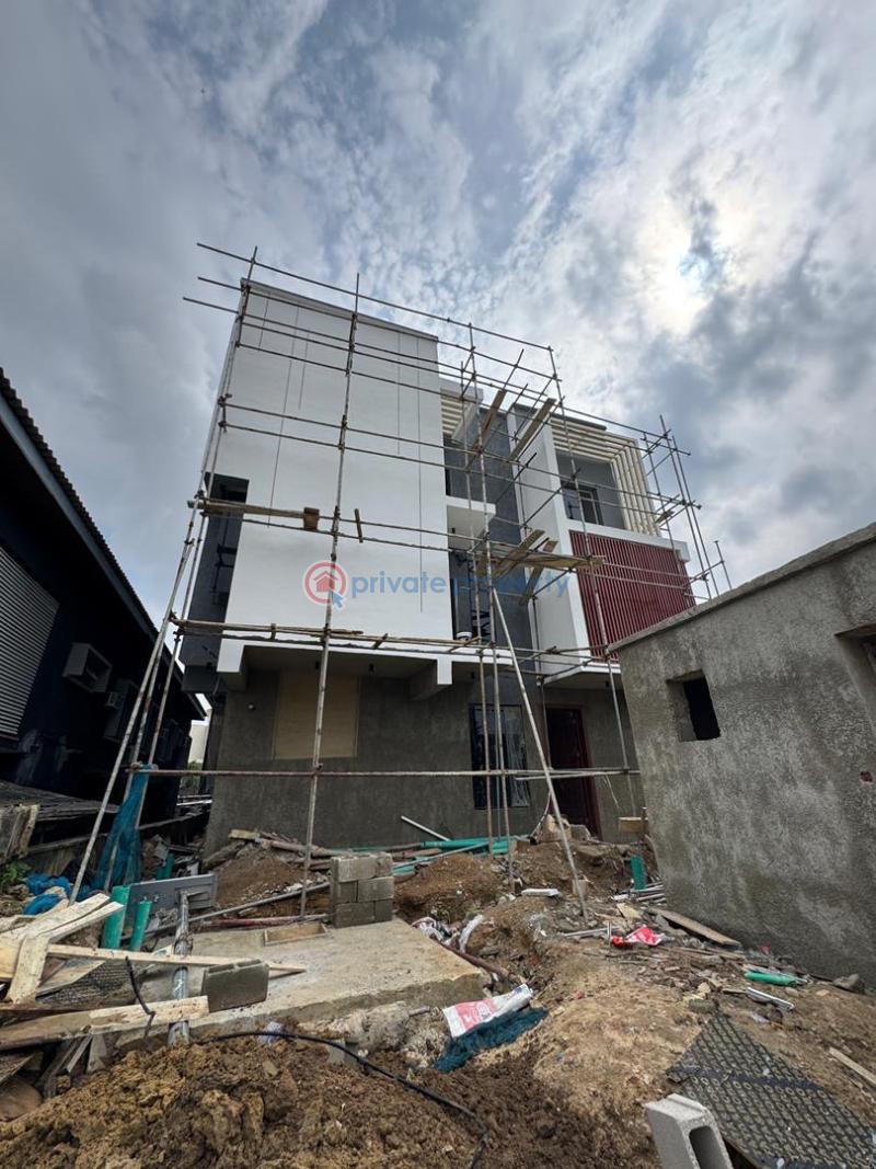 4 bedroom Terraced Duplex For Sale Nicely Built 4 Bedroom Terrace Duplex With Bq, Surulere Surulere Lagos - 1