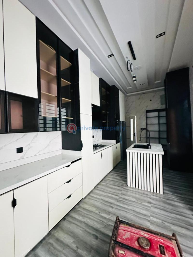 5 bedroom Detached Duplex For Sale Chevron Drive Lekki Lagos - 3