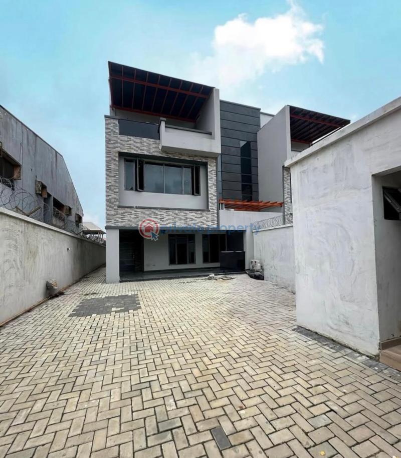 5 bedroom Detached Duplex For Sale Atunrase Medina Gbagada Lagos - 1