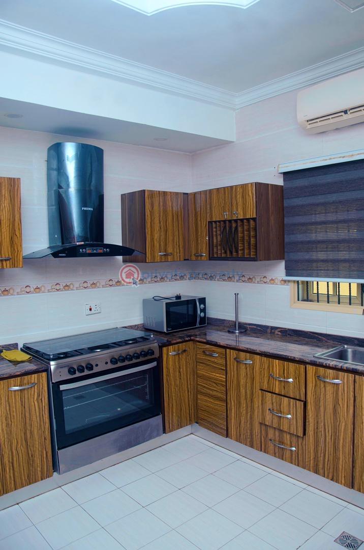 5 bedroom Duplex Short let No 2,abiola Akintoye,crescent, Beside Ashi Baptist Church Bodija. Bodija Ibadan Oyo - 8