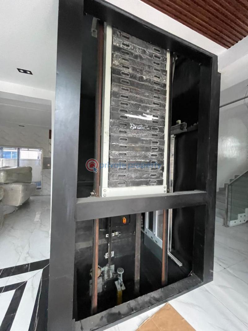 5 bedroom Detached Duplex For Sale Chevron Drive Lekki Lagos - 3