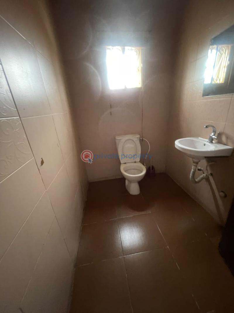 Office For Sale Murtala Muhammad Way Yaba Lagos. Yaba Lagos - 3