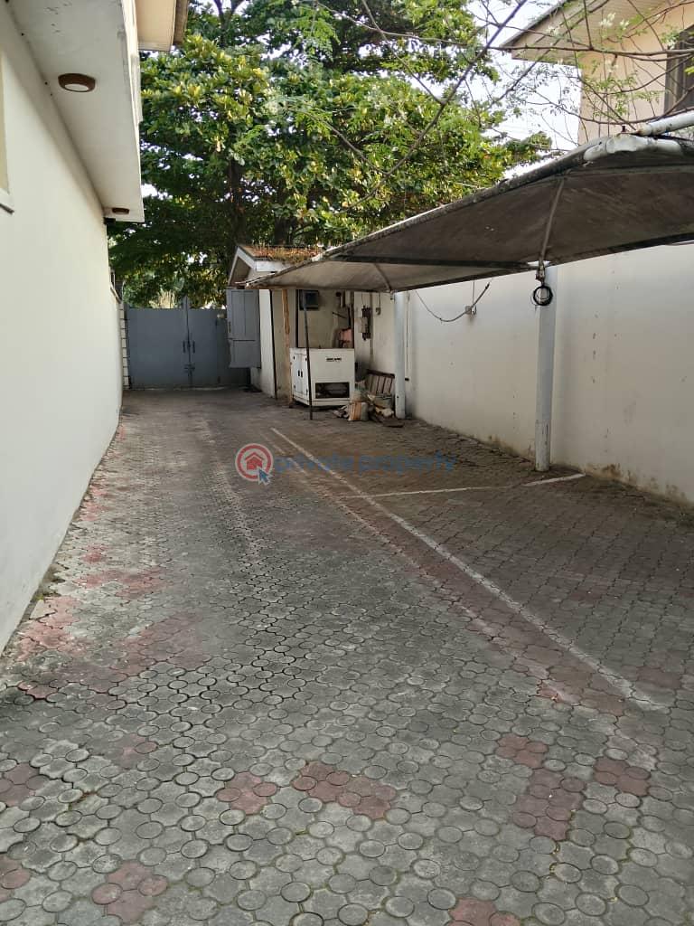 Office space for rent - 5 1 bedroom Shop For Rent Lekki Phase 1 Lagos - 5