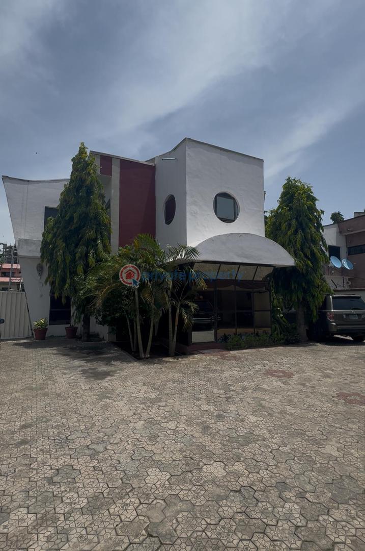Old 5 bedroom fully detached house with 2 bqs - 1 5 bedroom Detached Duplex For Rent Victoria Island Lagos - 1