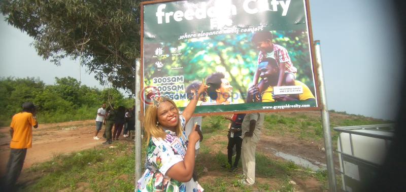 Residential Land For Sale Freedom City Sites And Service Estate, Price Is With Both Land And Ducuments.deposit 500k Then Spread Your Balance Within 6month Interest Free Epe Lagos - 3