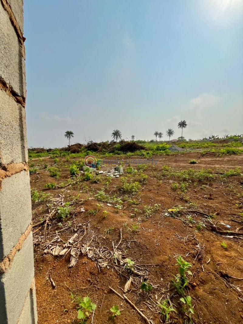 Residential Land For Sale Freedom City Sites And Service Estate, Price Is With Both Land And Ducuments.deposit 500k Then Spread Your Balance Within 6month Interest Free Epe Lagos - 0