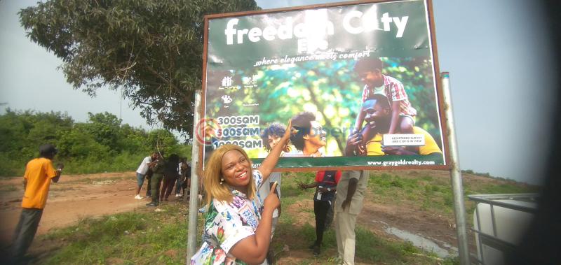 Residential Land For Sale Freedom City Sites And Service Estate, Price Is With Both Land And Ducuments.deposit 500k Then Spread Your Balance Within 6month Interest Free Epe Lagos - 6