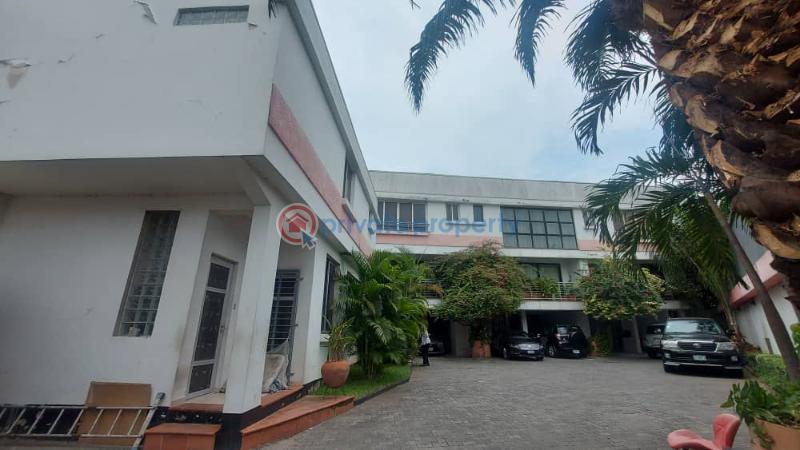 1 bedroom Flat & Apartment For Rent Norman Williams Ikoyi Lagos