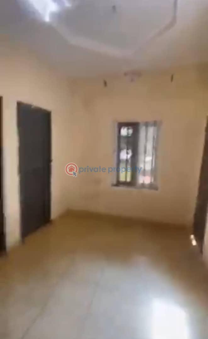 1 bedroom Mini Flat For Rent Presidential Road Enugu Area  - 4