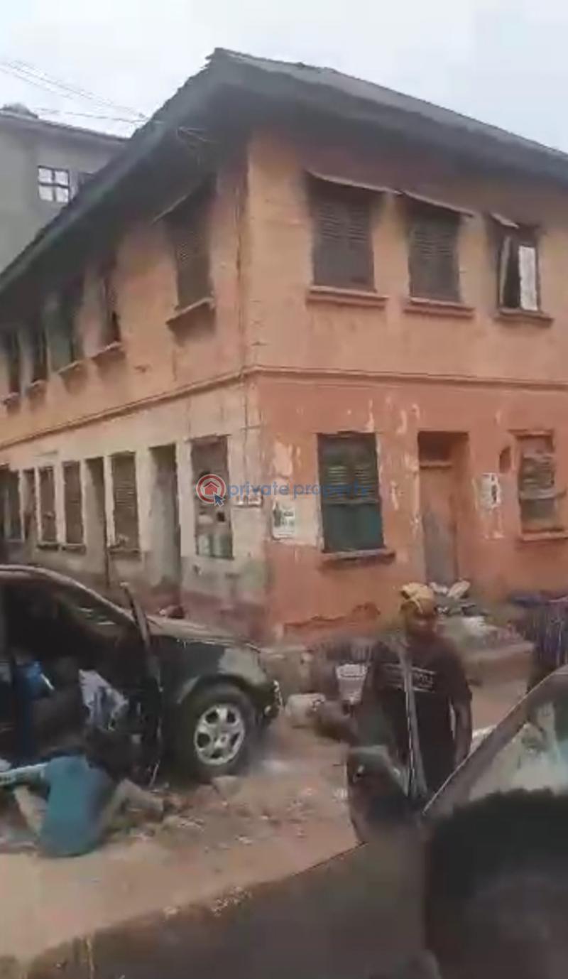 10 bedroom Townhouse For Sale Proximal To Ogui Road Enugu Area  - 1