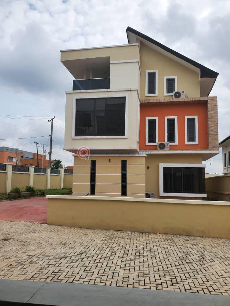Penthouse For Sale Onireke Jericho Gra Ibadan. Ibadan Oyo