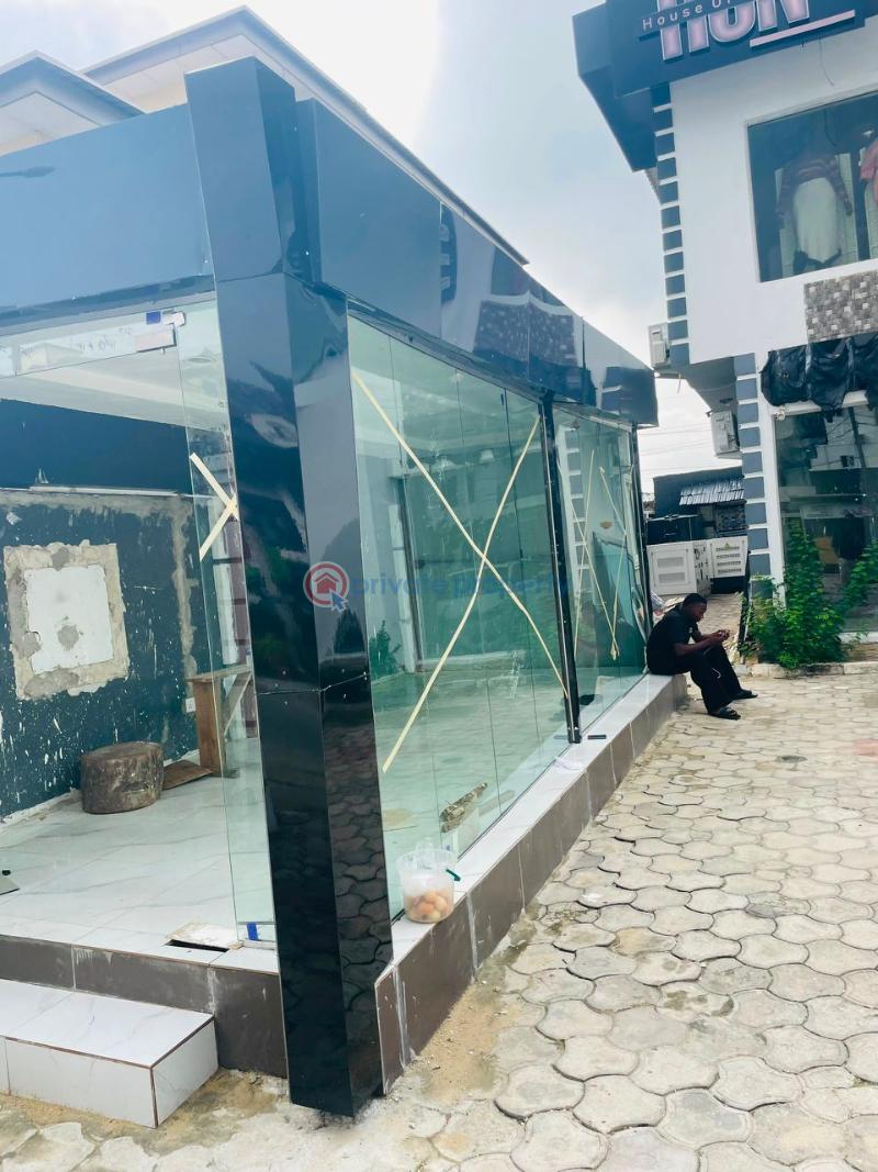 Shop For Rent Lekki Phase 1 Lagos - 3