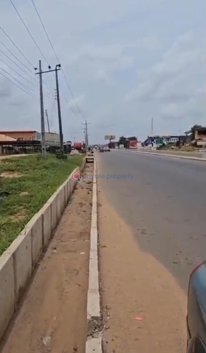 Commercial Property For Sale Facings The Major Road At Alakia, Ibadan Alakia Ibadan Oyo - 0