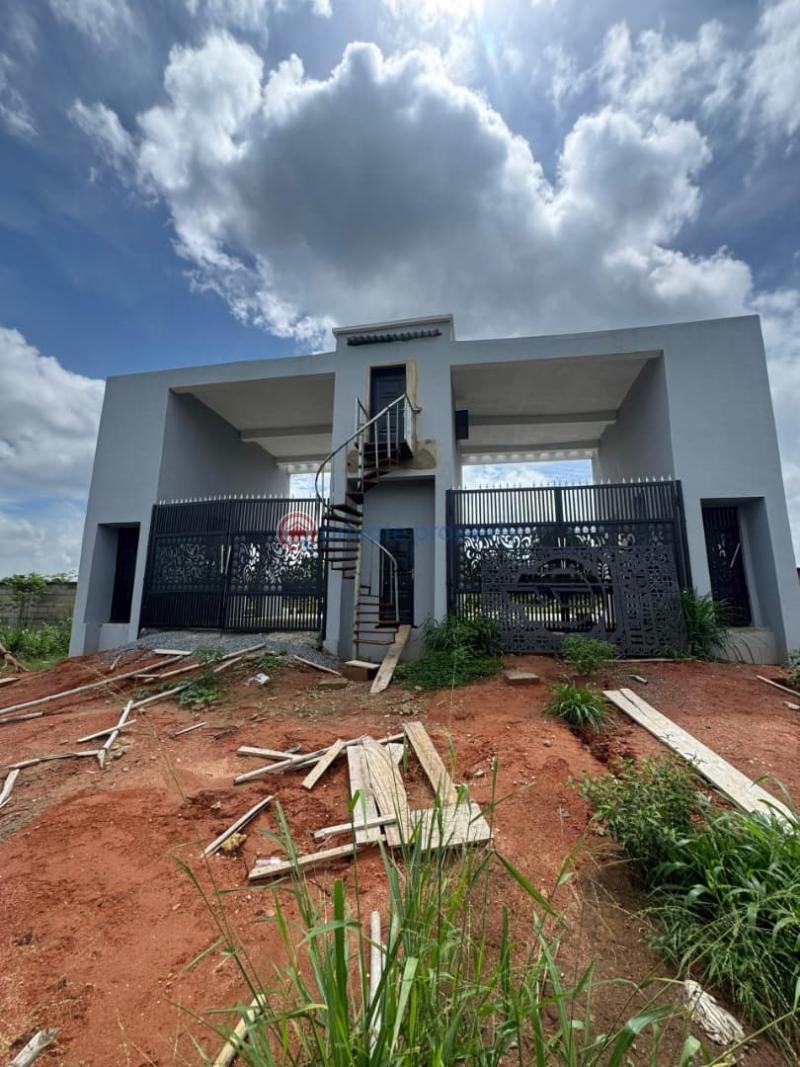 Residential Land For Sale Directly Facing Ikorodu/shagamu Road Ikorodu Lagos - 3