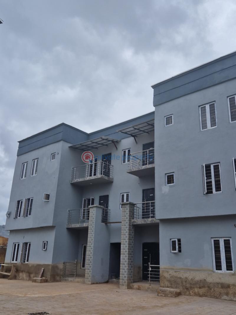 3 bedroom Block Of Flats For Sale Pacific Homes Estate, Commercial Layout, Plot 84, Arab Road Kubwa Abuja Phase 4  - 4