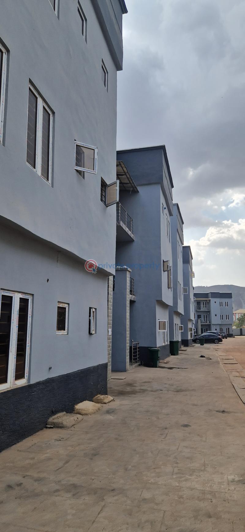 3 bedroom Block Of Flats For Sale Pacific Homes Estate, Commercial Layout, Plot 84, Arab Road Kubwa Abuja Phase 4  - 2