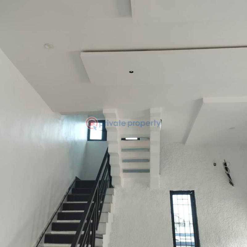 4 bedroom Duplex For Sale Beside Channels Tv Office Complex. It's Less That 6 Minutes Drive From The Lagos Ibadan Express And About 15 Minutes Drive To The Lagos State Secretariat, Alausa. Magodo Isheri Ikeja Lagos - 9