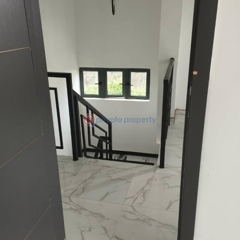 4 bedroom Duplex For Sale Beside Channels Tv Office Complex. It's Less That 6 Minutes Drive From The Lagos Ibadan Express And About 15 Minutes Drive To The Lagos State Secretariat, Alausa. Magodo Isheri Ikeja Lagos - 11