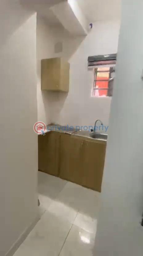 Pay and pack in roomself - 3 1 bedroom Self Contain For Rent Onike Yaba Lagos - 3