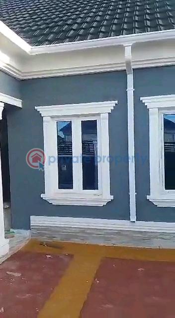 Pay and park in 3bedroom bungalow - 4 3 bedroom Detached Bungalow For Sale Ikola Road , Command Abule Egba Lagos - 4