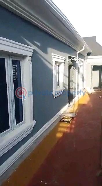 Pay and park in 3bedroom bungalow - 41 3 bedroom Detached Bungalow For Sale Ikola Road , Command Abule Egba Lagos - 41